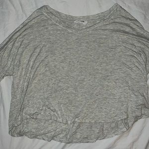 Long sleeve gray cropped shirt